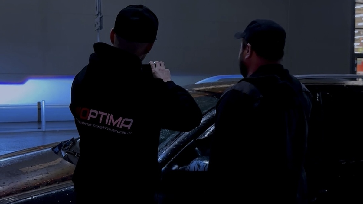 Мы приехали на парковку к супермаркету , пообщались с автолюбителями ,показали как светит линза и собрали обратную связь.