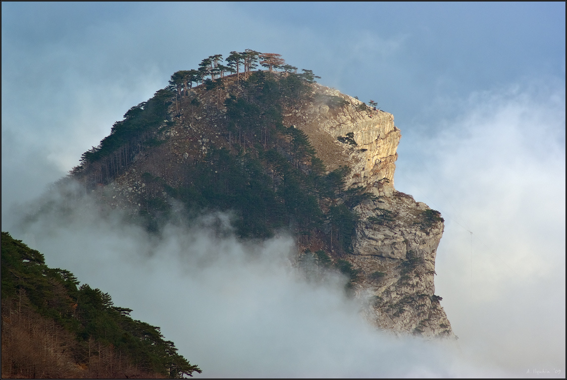 Вид на вершину Шаан-Каи с горы Ат-Баш