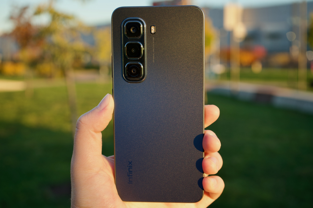    Infinix HOT 50 Pro