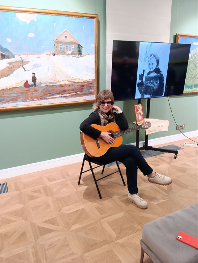 Алла Мишенькина исполняет песни на стихи Галины Безруковой