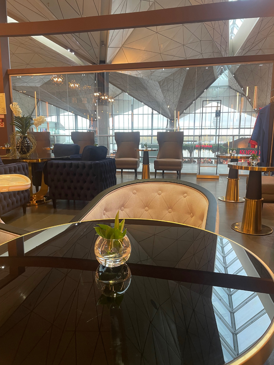 Интерьер лаунжа mile on air