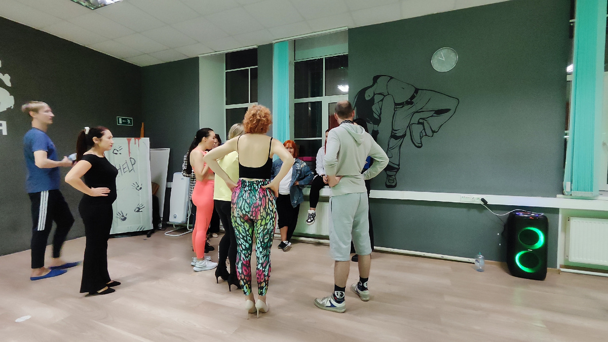 Хореограф рассказывает что и как делать 