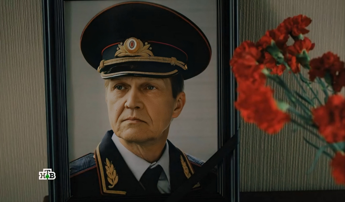 Кадр из сериала Александр Салютанин в роли генерала (и депутата) Арсеньева