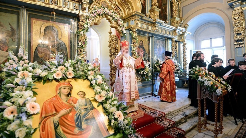 Патриаршее служение в праздник Иверской иконы Божией Матери в Новодевичьем монастыре Москвы. patriarchia.ru