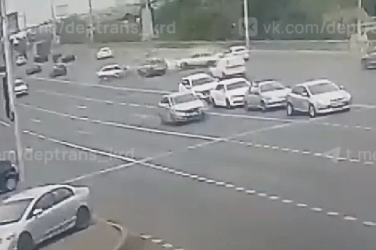    В Краснодаре на Северном мосту произошло жесткое ДТП