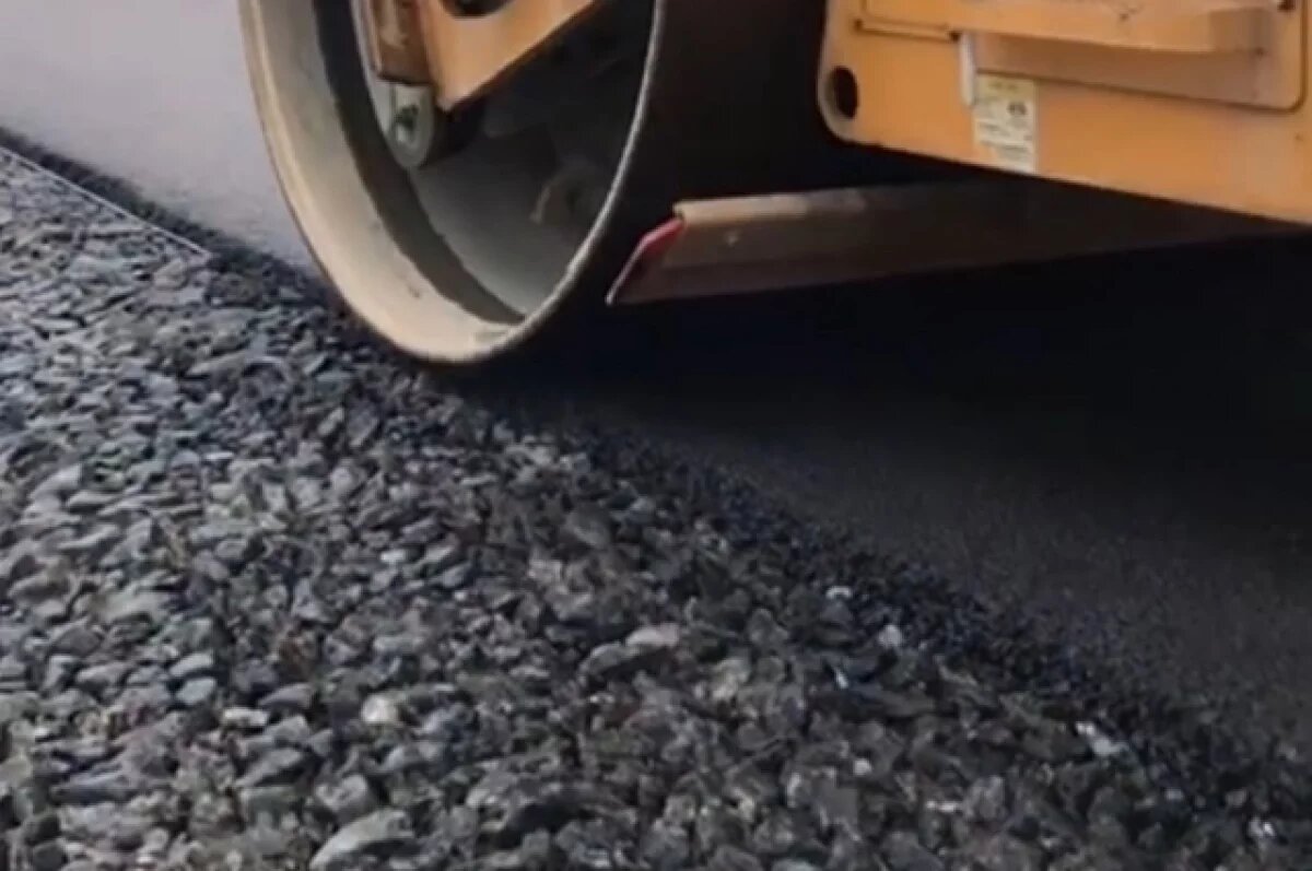    На улице Меркушева в Ижевске начали укладывать новый асфальт