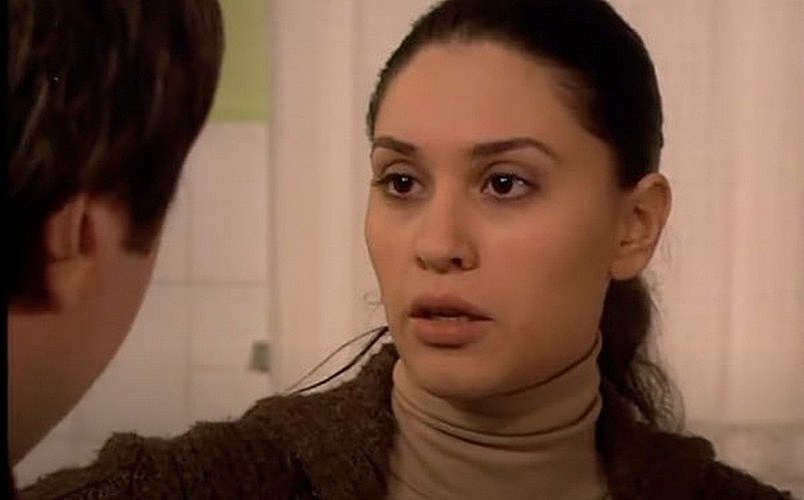 кадр из сериала «Под сенью лип»