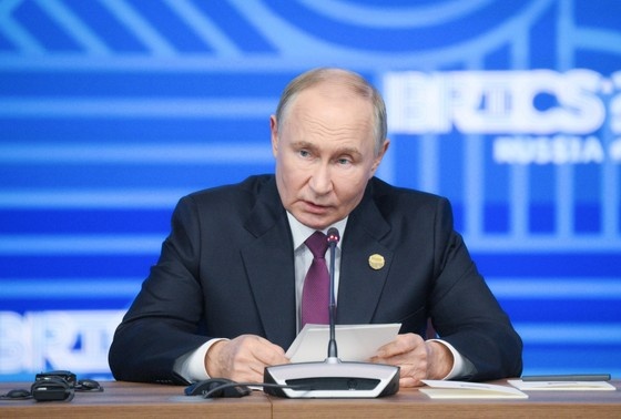    Президент РФ Владимир Путин на пресс-конференции в рамках XVI саммита БРИКС в Казани