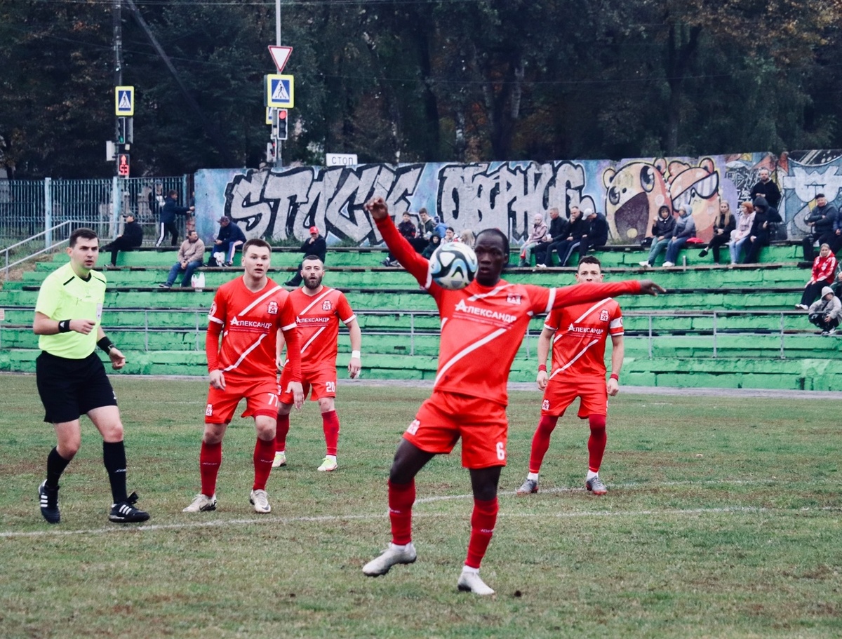 №6 Анж ДИГБЕ. 13 желтых 1 красная карточки в официальных матчах сезона 2024!