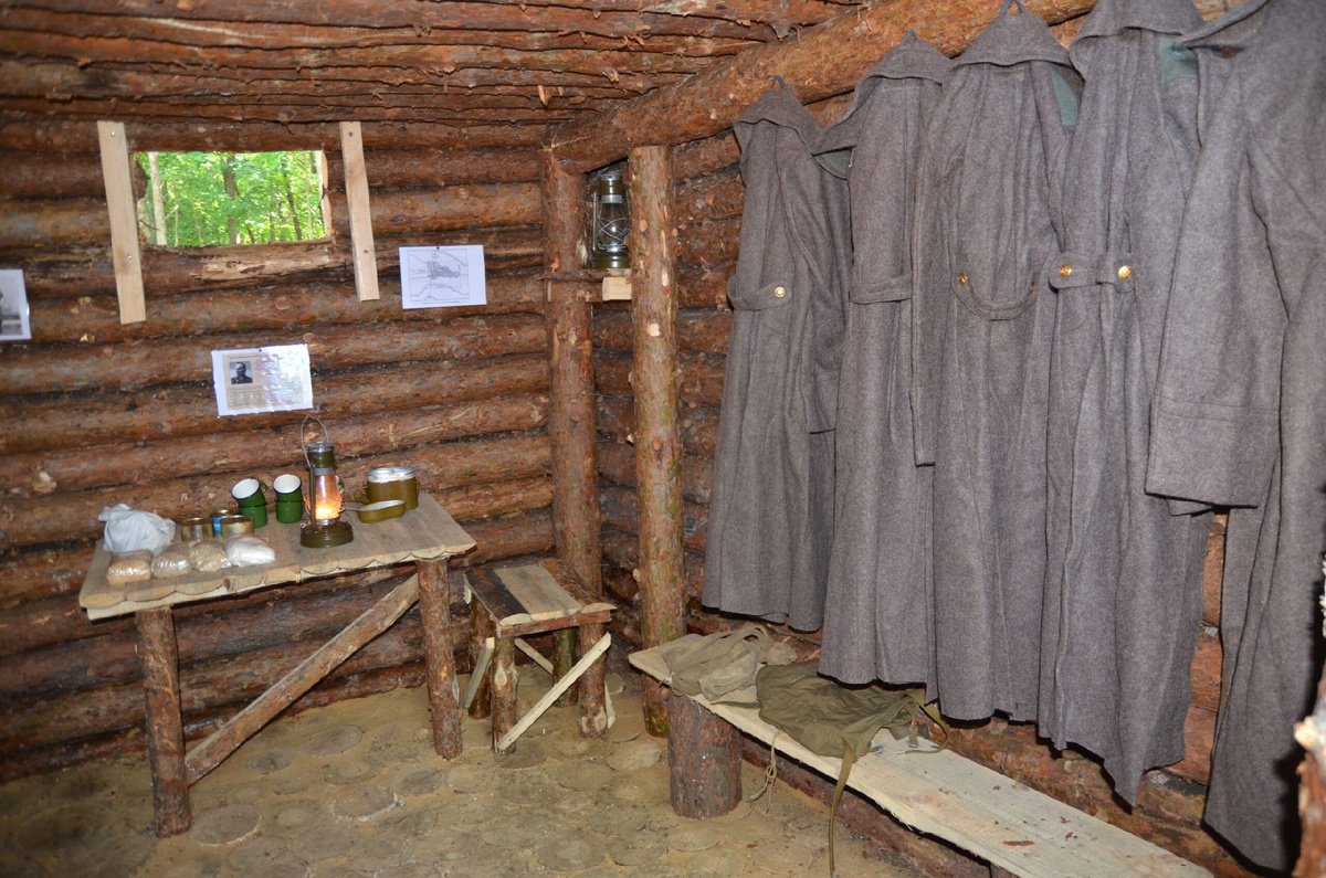 Интерьер армейской землянки. Изображение взято из открытого источника "Яндекс Картинки".