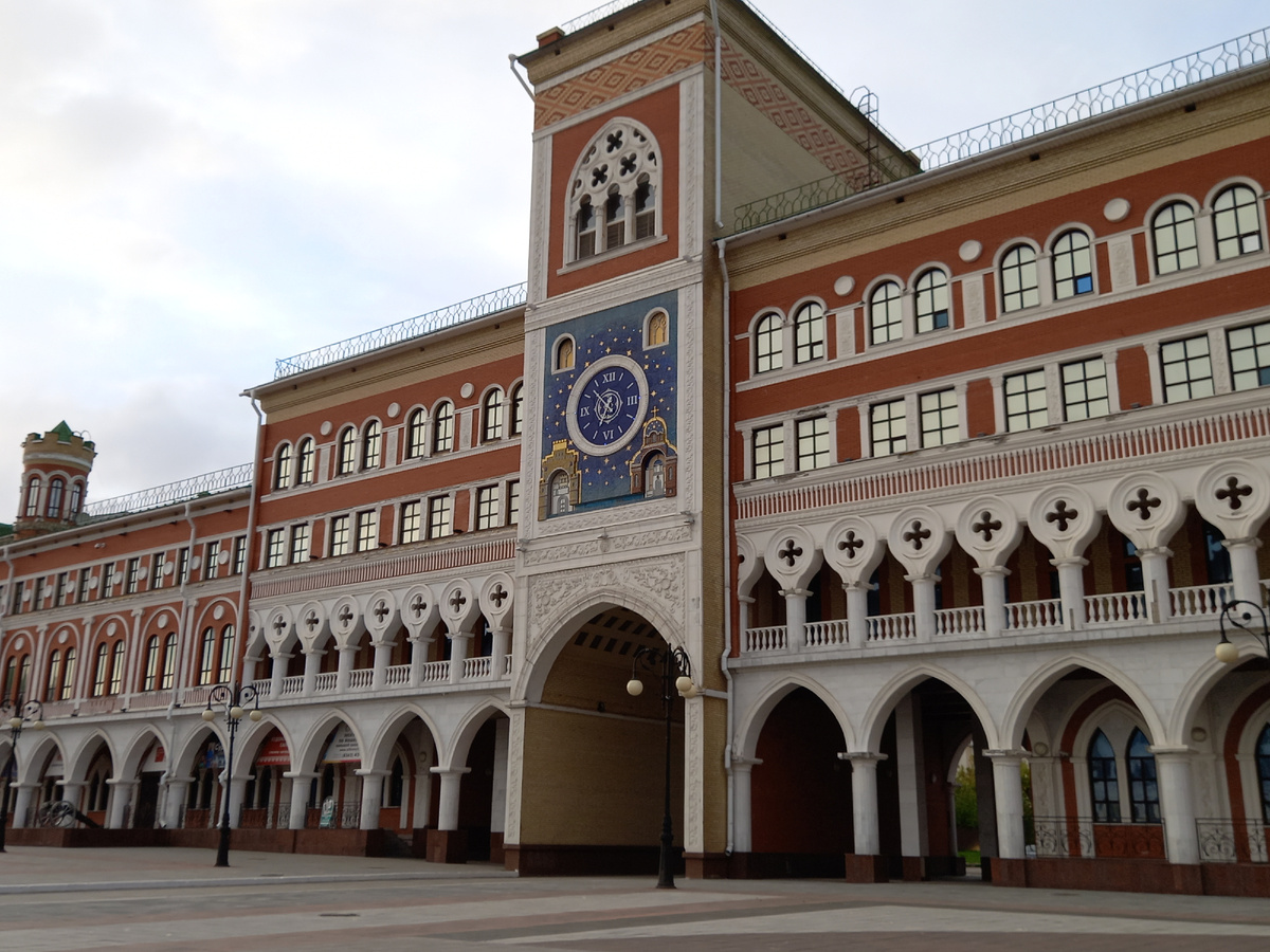 Национальная художественная галерея и часы "с осликом"