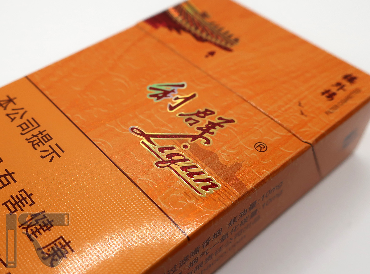 Сигареты Liqun Lou Wailou. Фото: © канал "Уголок Курильщика"