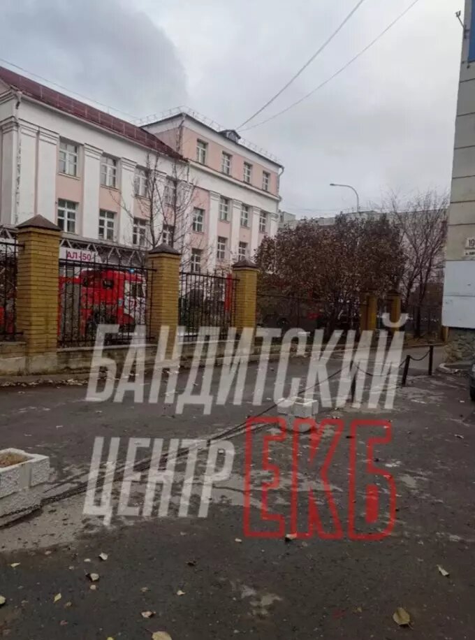     Источник: Telegram-канал «Бандитский центр Екб»
