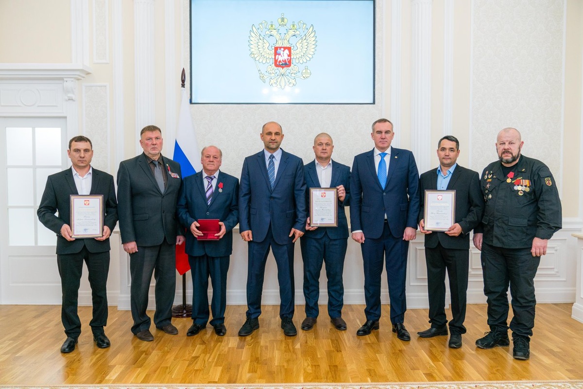    Артем Жога вручил государственные награды жителям Югры