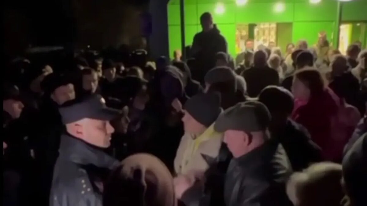    Несанкционированный митинг в Коркине.