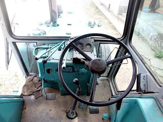 Трактор вечно споривший с МТЗ, ЮМЗ 6