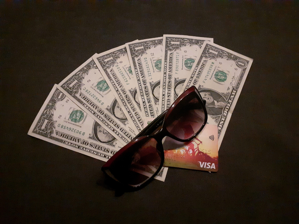 Конечно, купюры у меня были покрупнее... но это неважно))))