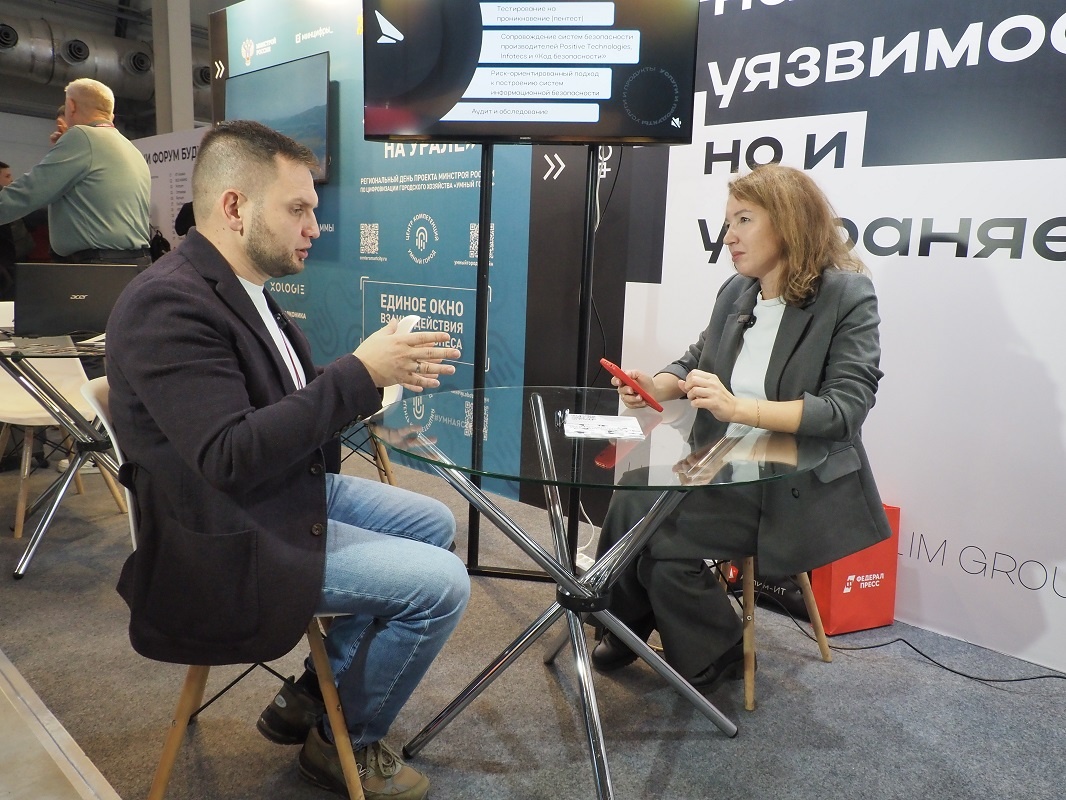 Максим Овсянников призвал прививать киберграмотность с детства.  Фото: ФедералПресс / Антон Федулов