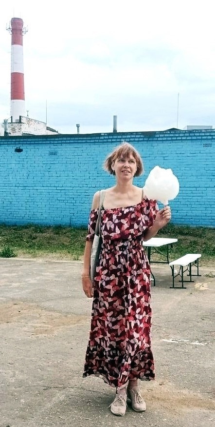 На празднике в конце мая... Просто чтоб вы не забывали, как я выгляжу :))