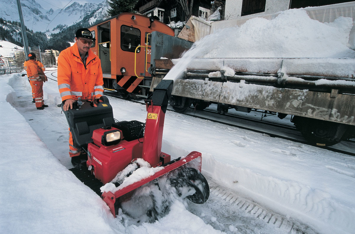 Уборка снега