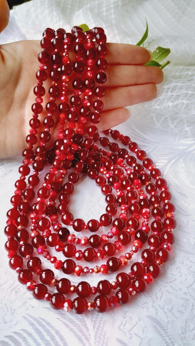 Многоярусное колье.