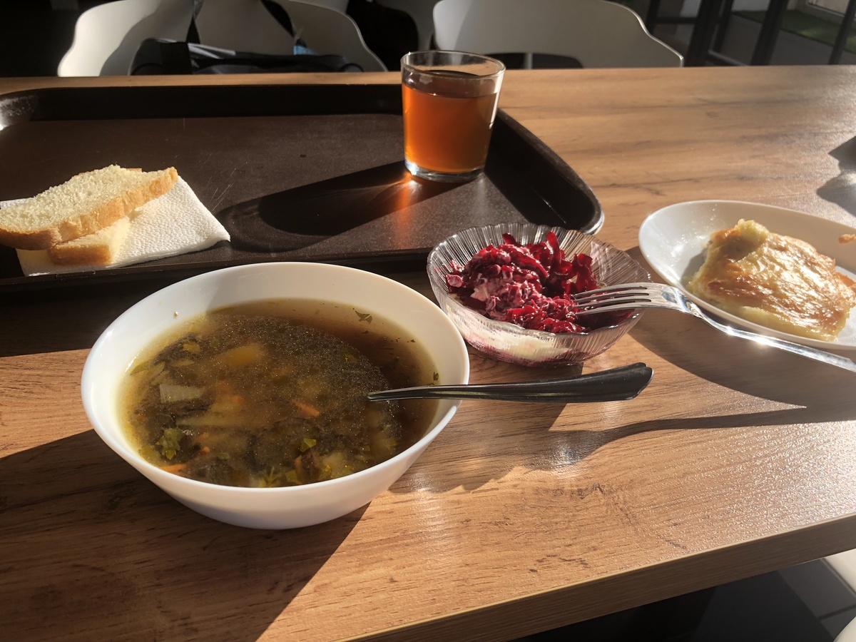 Суп грибной, салат из свеклы, рыбка под шубкой