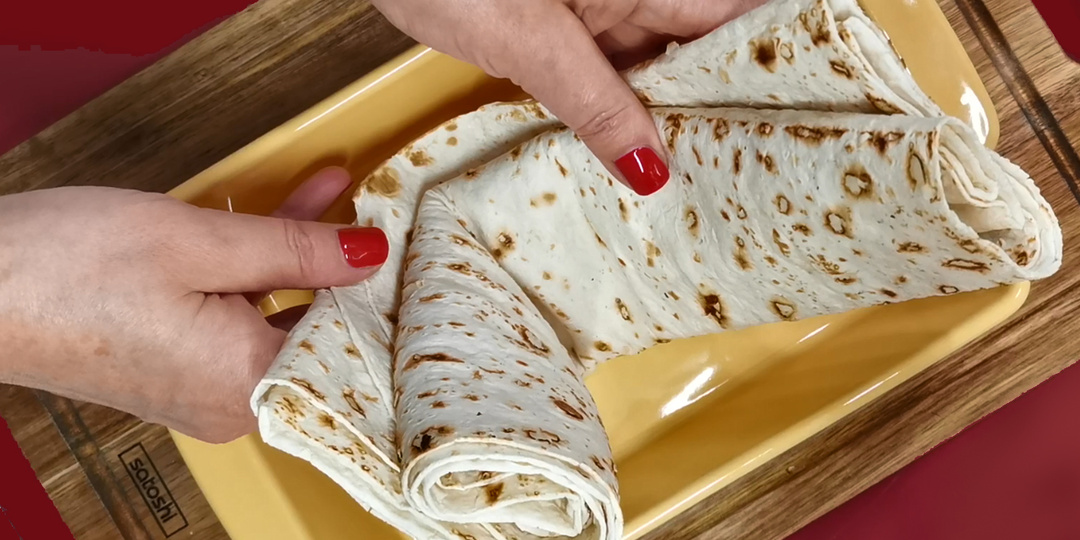 Всегда держу лаваш на случай если нужно быстро. Готовьте больше, а то на всех не хватит. На ужин, завтрак, перекус рецепты обалденные!