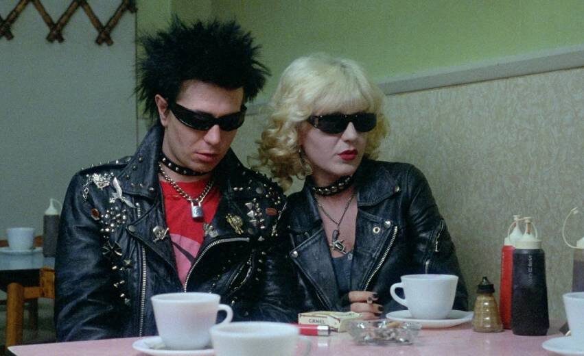  Гэри Олдмен сел на диету ради роли Сида Вишеса. И похудел настолько, что однажды его пришлось ненадолго госпитализировать из-за истощения. Фото: Кинопоиск