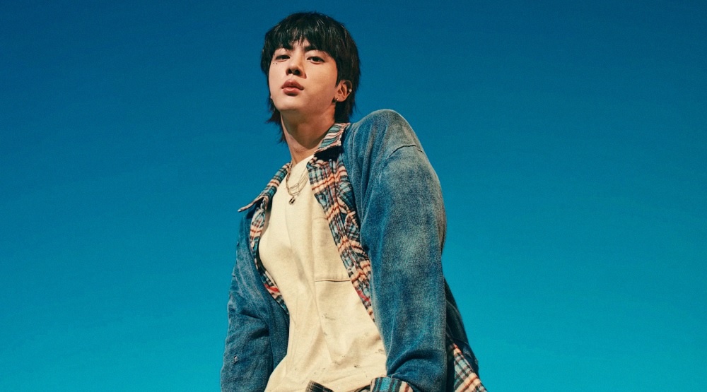     Джин / Кадр из клипа «I’ll Be There»