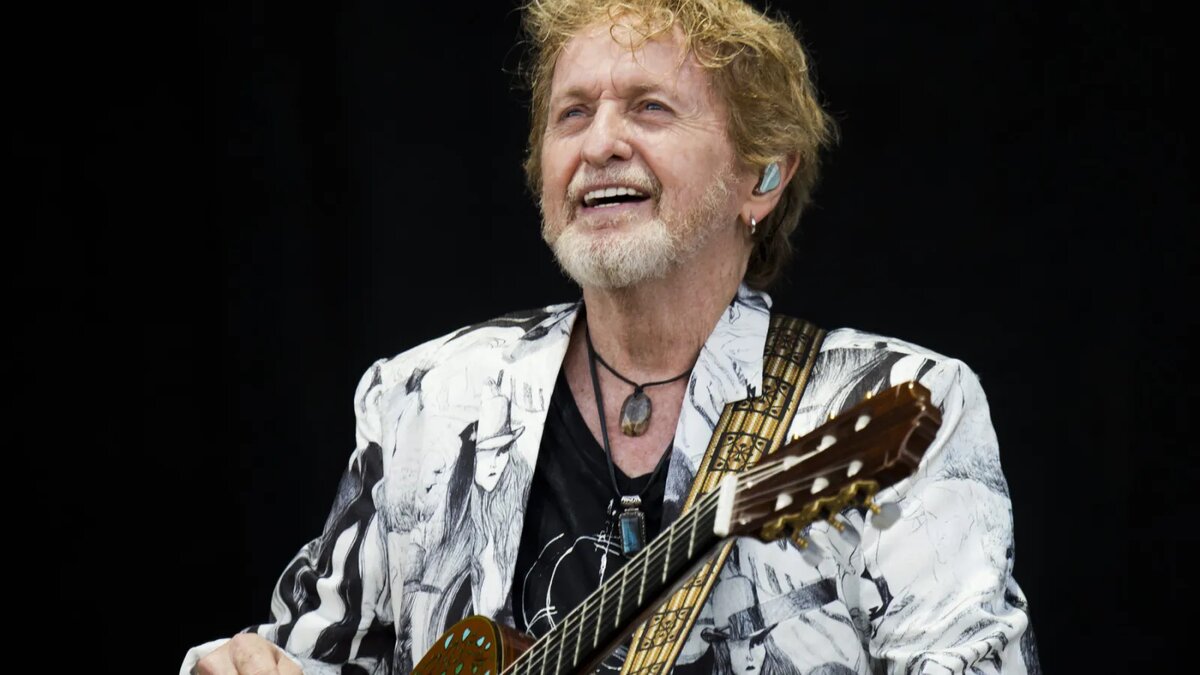 Джон Рой Андерсон (род. 25 октября 1944) — британский музыкант, первоначальный лидер и вокалист прогрессив-рок-группы Yes. Также известен сольным творчеством и совместной работой с греческим музыкантом Вангелисом в составе дуэта Jon and Vangelis.