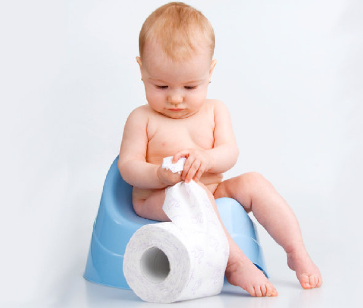 Капризный мальчик. Ребенок 4 года не может сходить. Колики у ребенка. Запоры у детей. Запор у новорожденного.