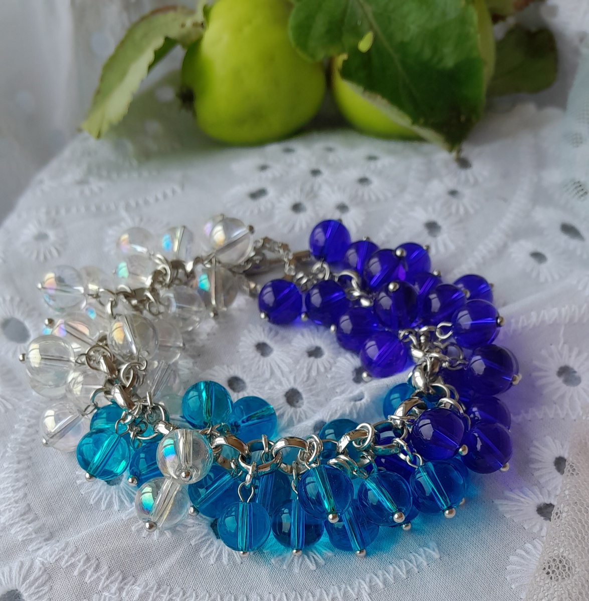 Браслет со стеклянными бусинками