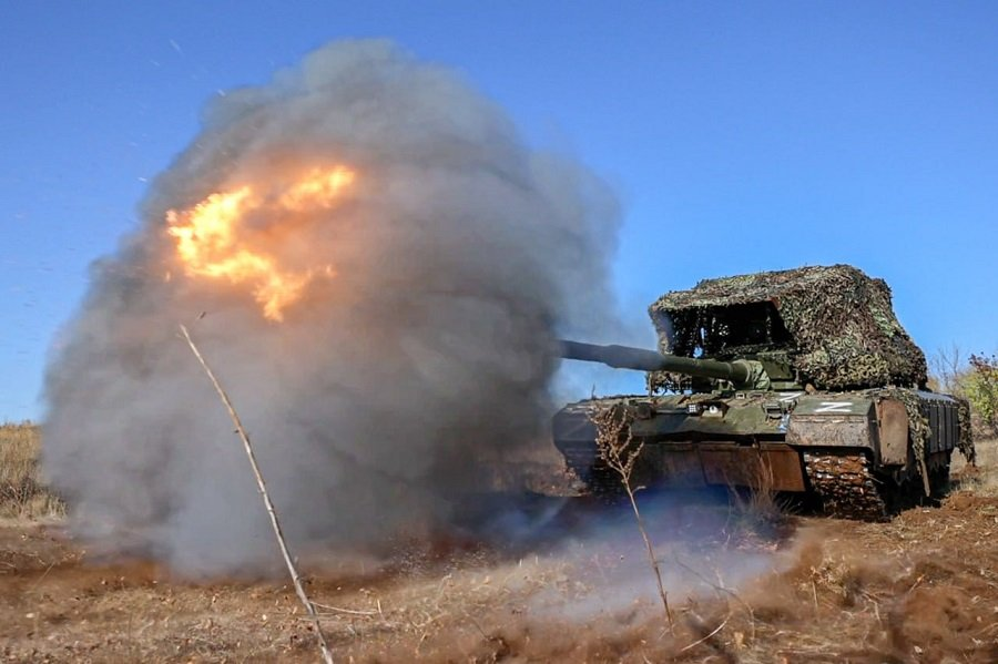 Работа экипажей танков Т-80 в зоне проведения специальной военной операции - Фото: Александр Река/ТАСС