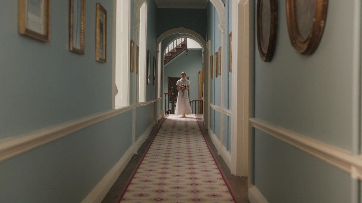 Прекрасная жизнь в особняке, но одинокая