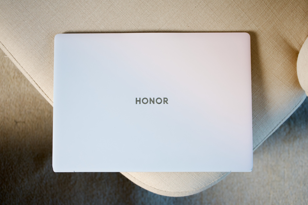   HONOR MagicBook Art 14