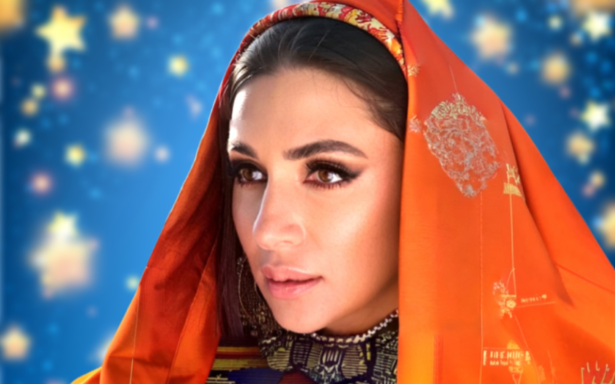 на фото Зара