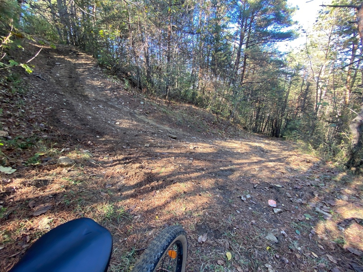 Эта же крутая дорога, вид назад