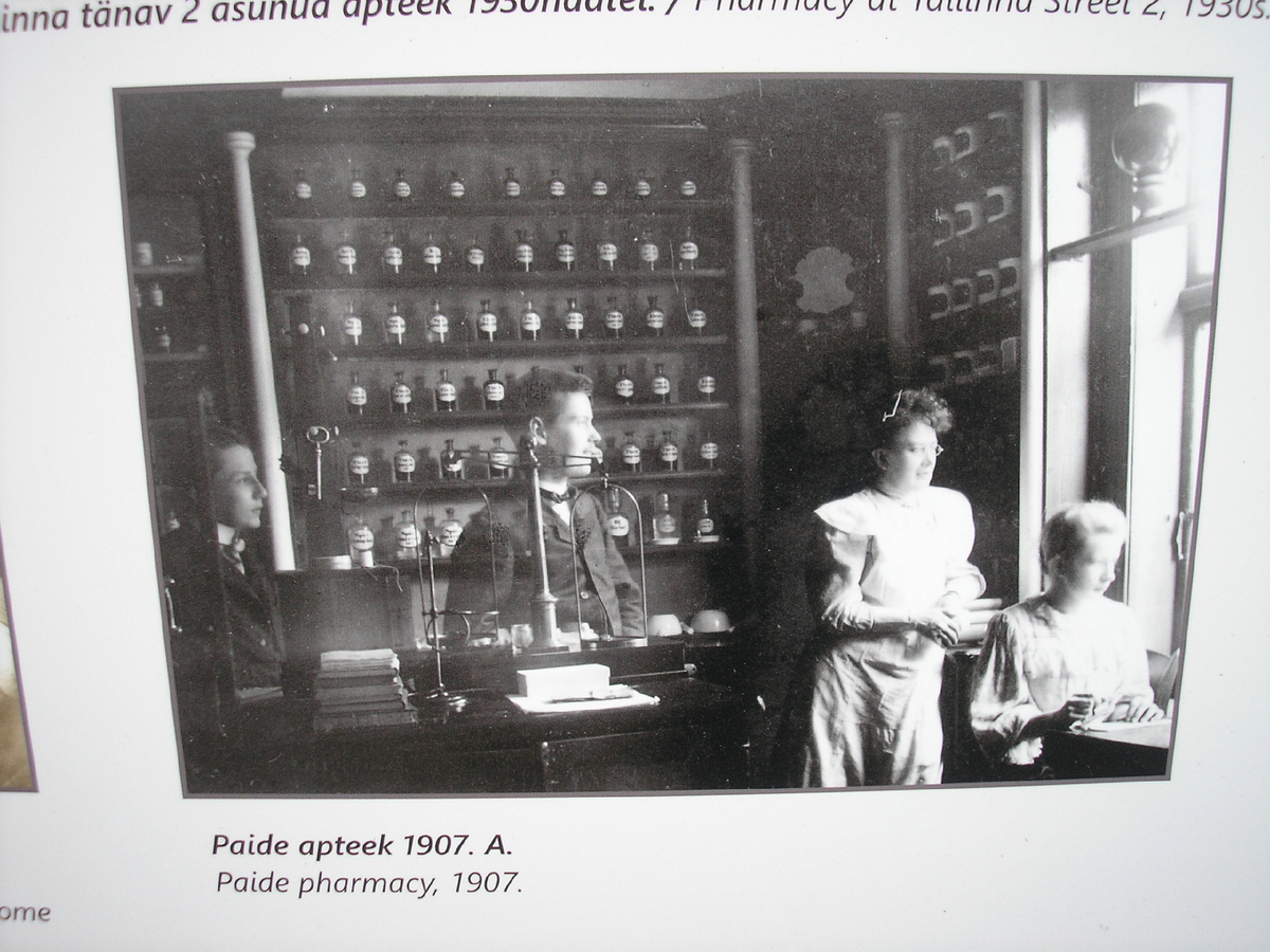 Аптека в Пайде, 1907 год. Фотографии с уличного стенда.