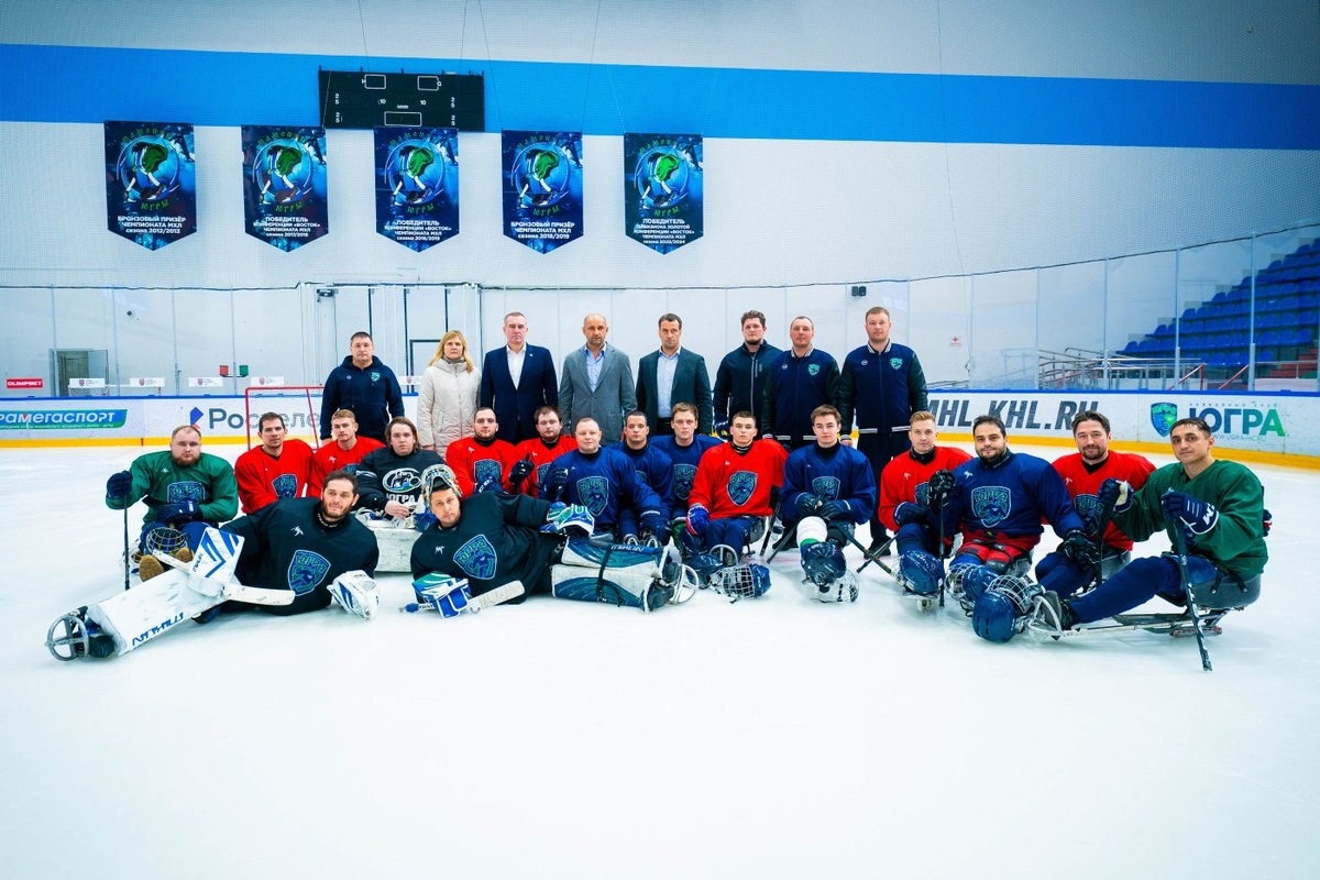    Артем Жога встретился со следж-хоккейным клубом «Югра»