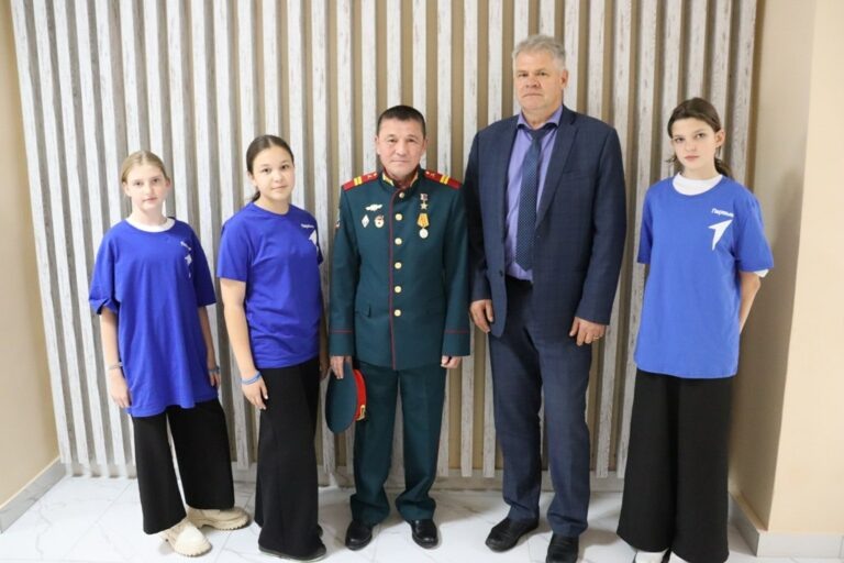    В Гайском округе прошла встреча молодежи с Героем России Аблькасном Туремуратовым Кристина Просвиркина