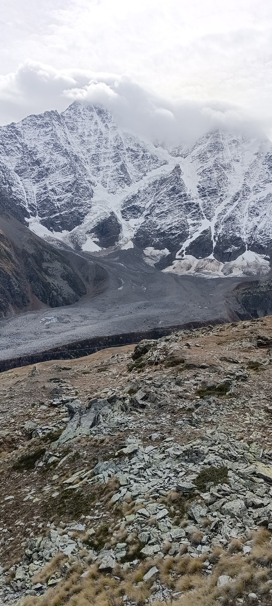 Все фото без фильтров. Так меняется погода (и свет) на Чегете 