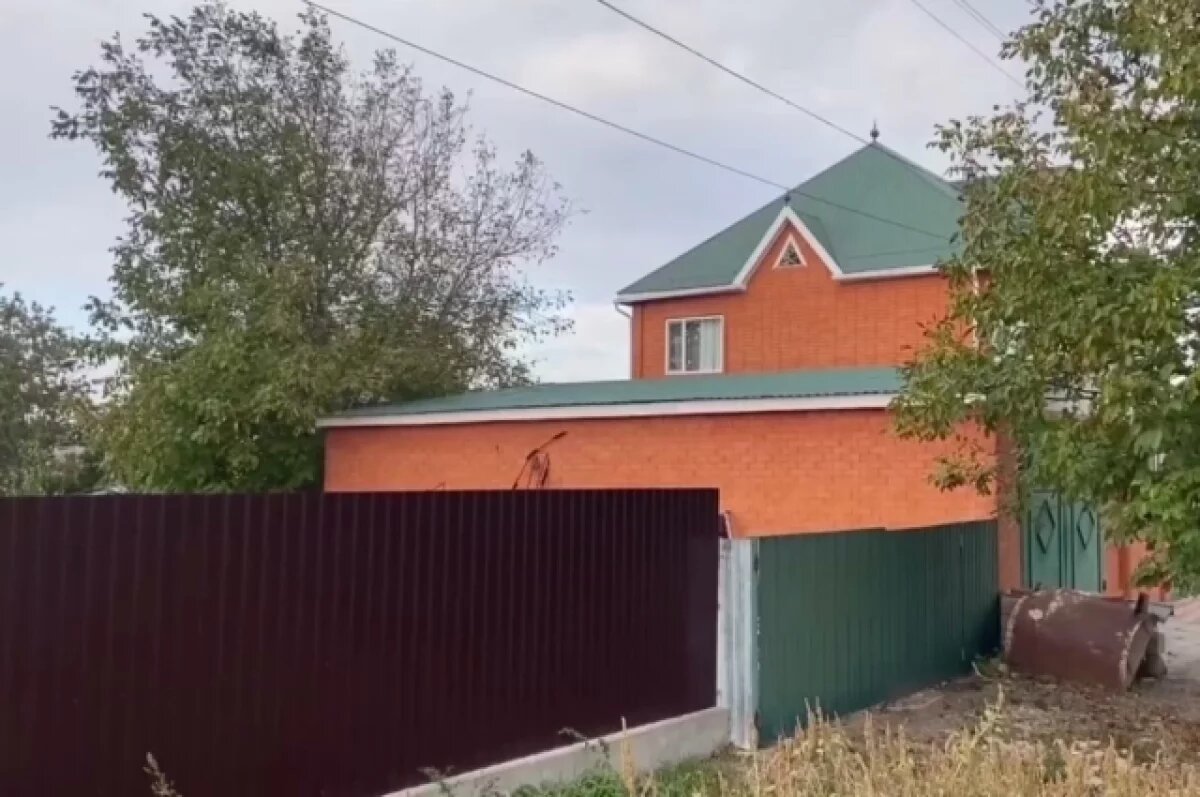    Трое приезжих украли у жительницы Кубани икону, деньги и украшения на 1 млн