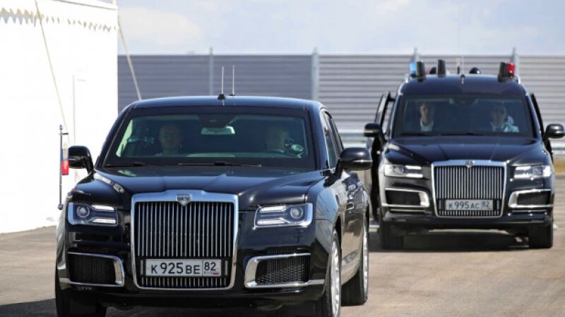     За рулем «Ауруса» Владимир Путин проехал по новому участку автодороги «Таврида». kremlin.ru