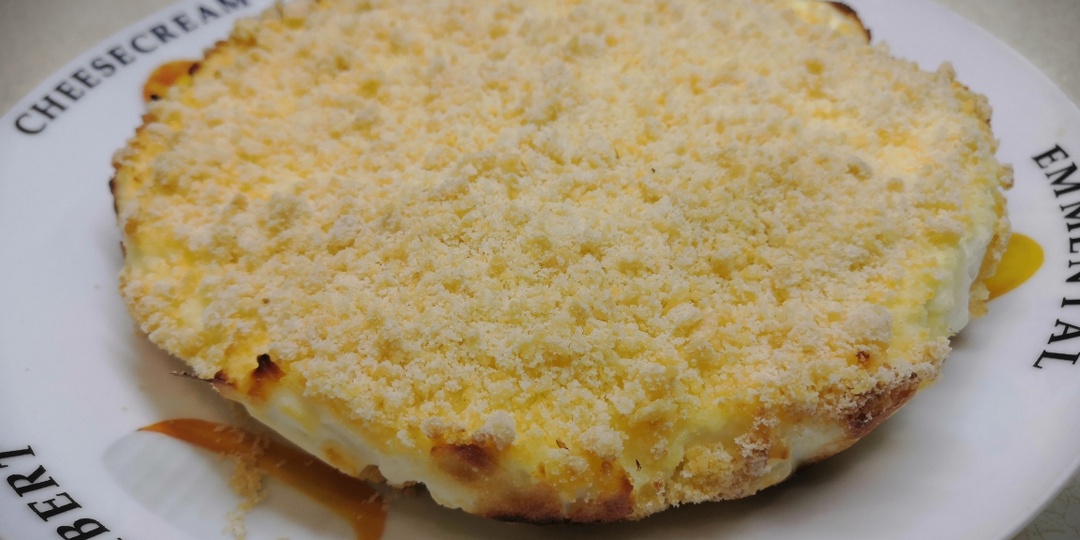 Много творога и крошка из теста