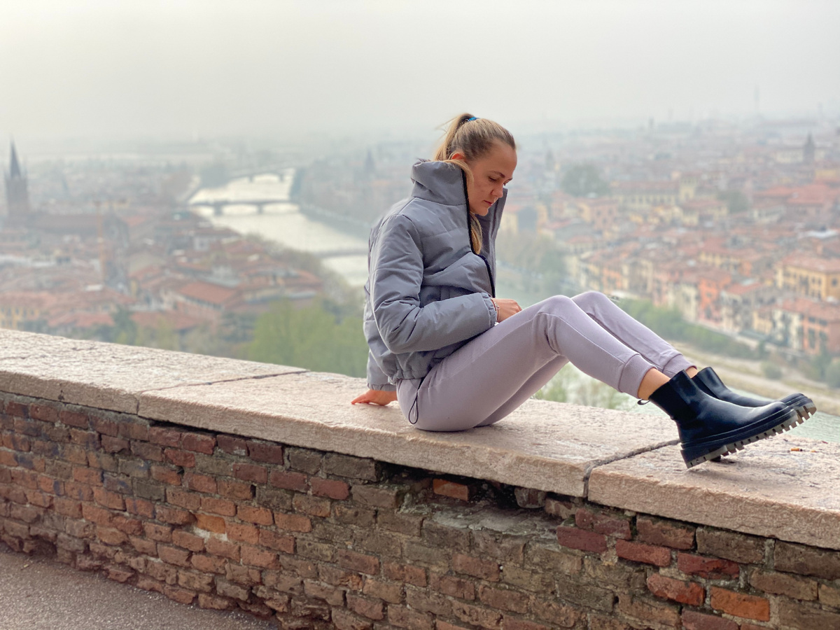 Моя дочь в Италии, смотровая площадка в Вероне.