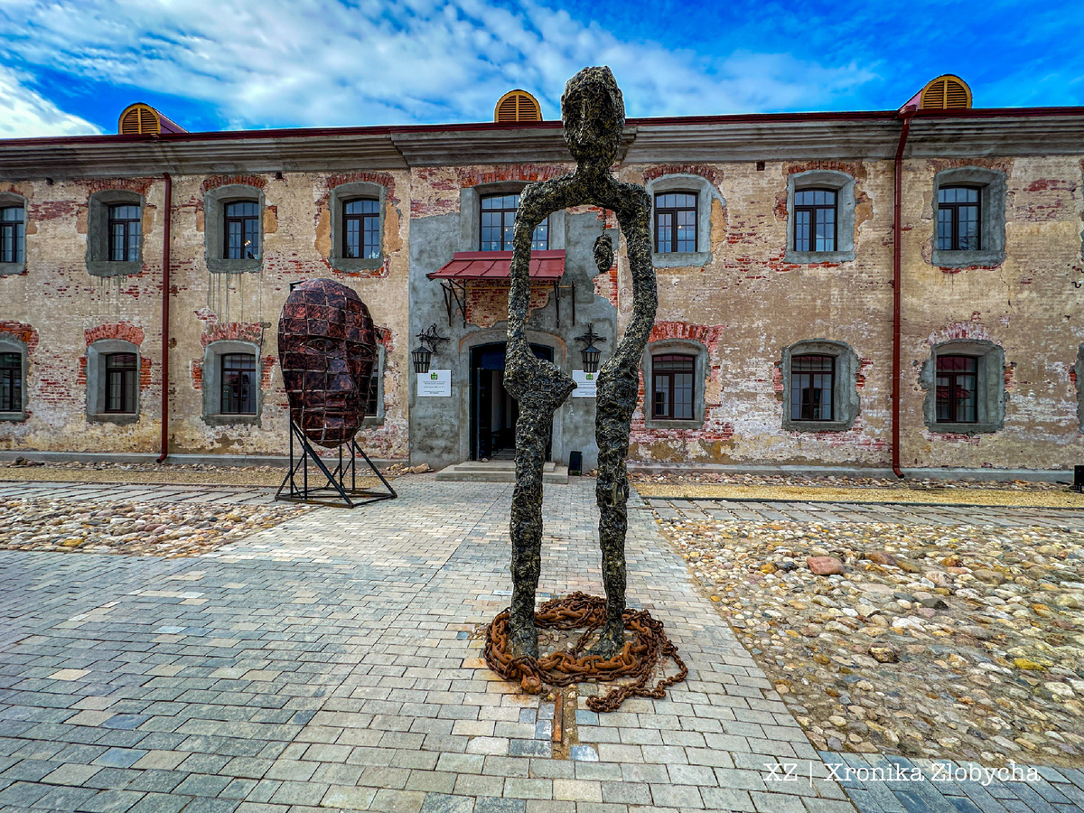 Это человек, который только что вышел из тюрьмы. Он опустошен, и все, что у него осталось – его каменное сердце (Фото автора)