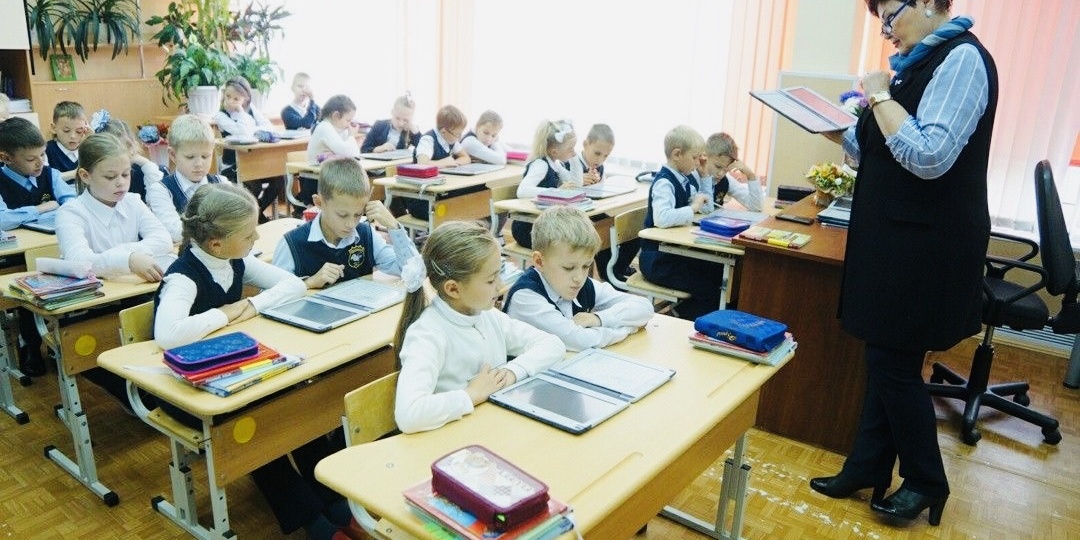 Что делать, если травля в школе исходит от учителя, а директор не реагирует