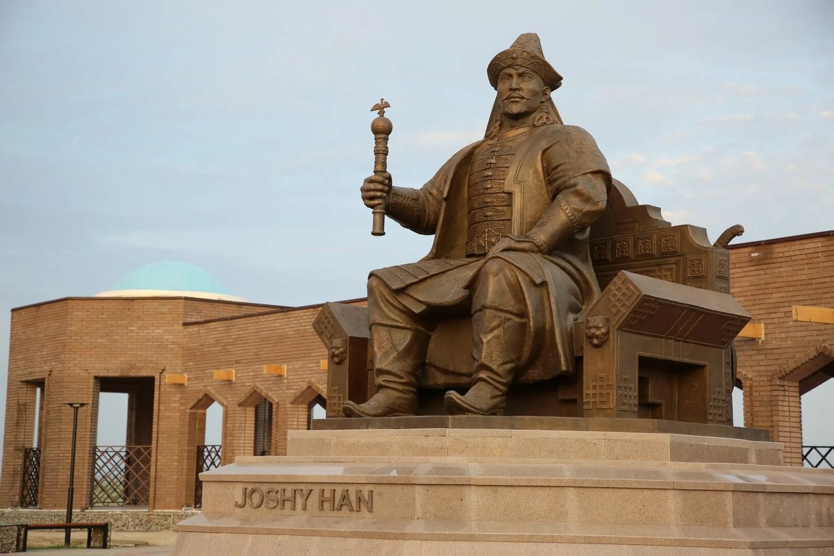 Мавзолей Джучи Хана в Улытау. 