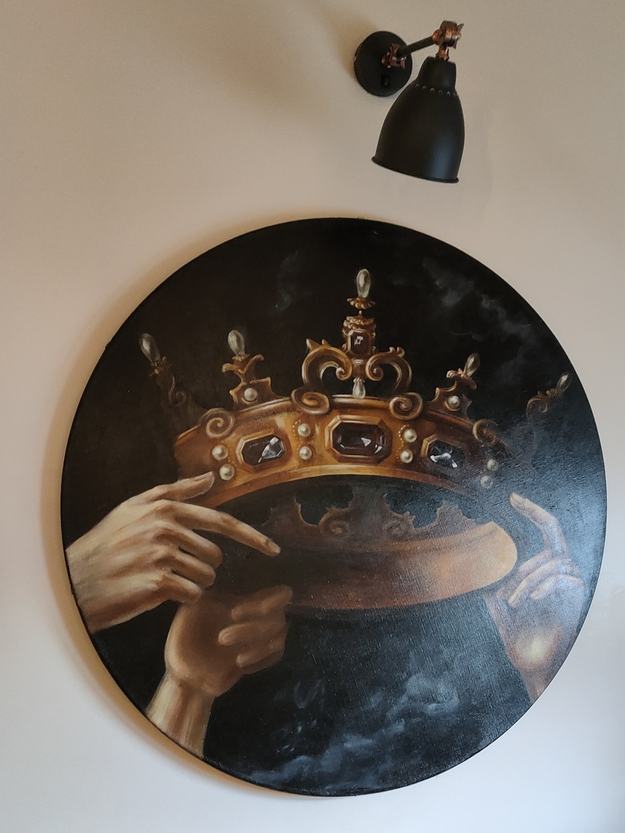 Корона. Ресторан Бона Сфорца. Фото автора.