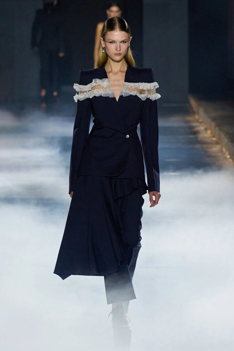Alexander McQueen Spring 2025